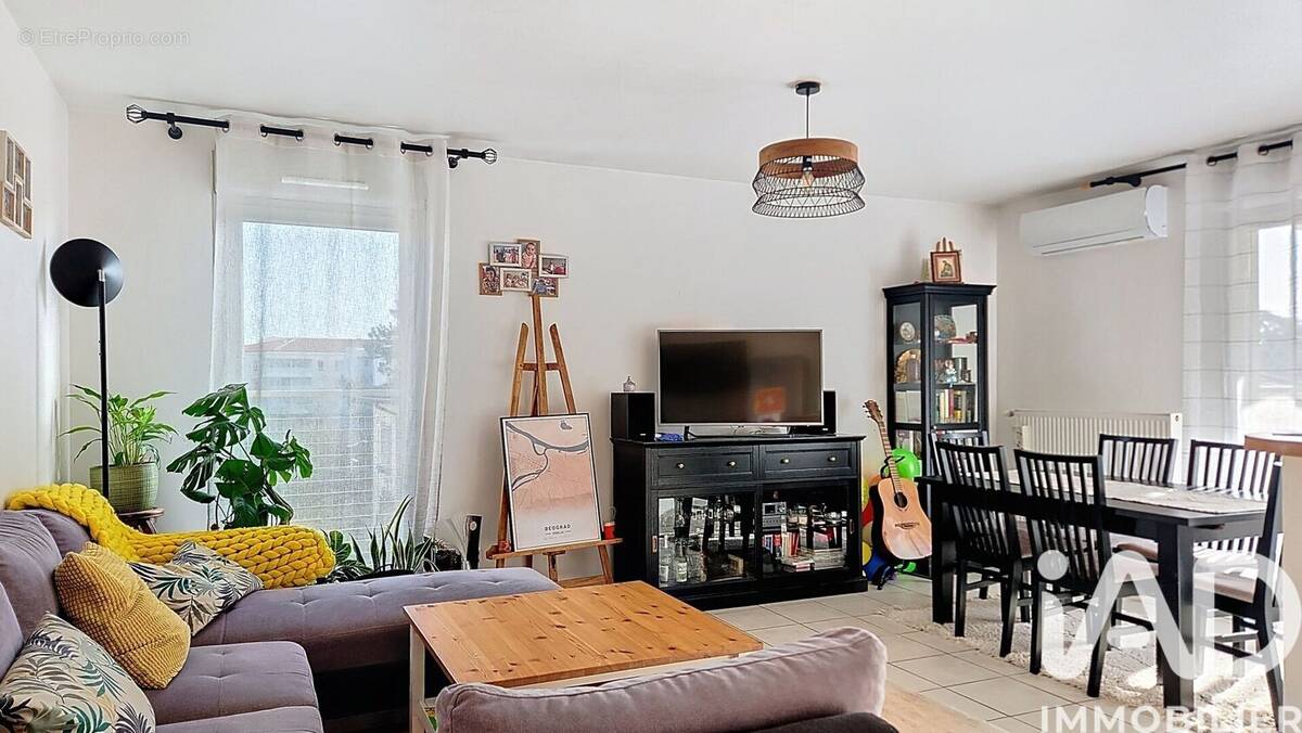 Photo 1 - Appartement à DECINES-CHARPIEU