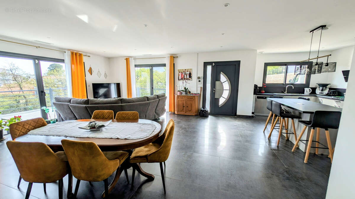 Maison à VILLELONGUE-DELS-MONTS