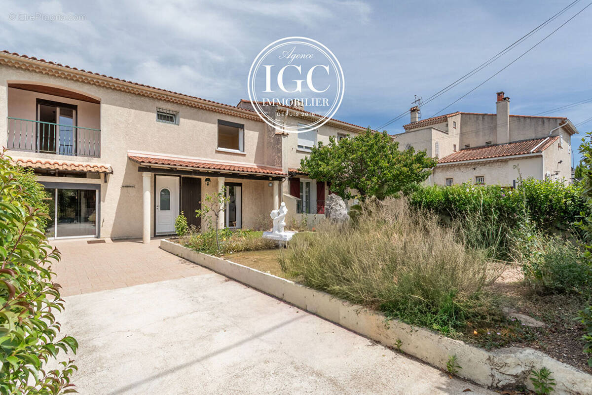 Maison à CHATEAUNEUF-LES-MARTIGUES