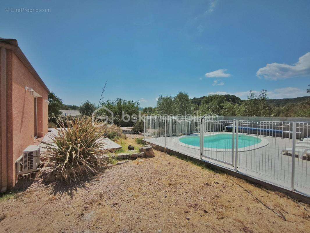 Maison contemporaine de plain-pied – 105 m² – 4 chambres – Piscine – Terrain de 875 m² - photo 13