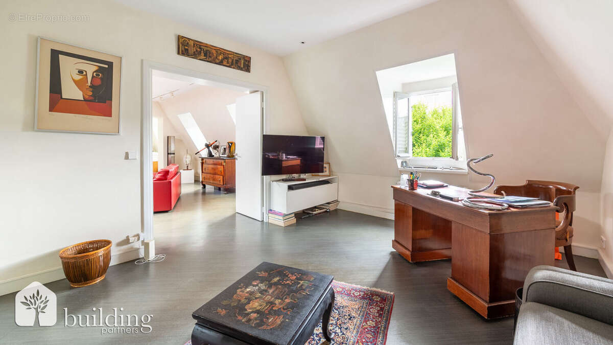 Appartement à COURBEVOIE