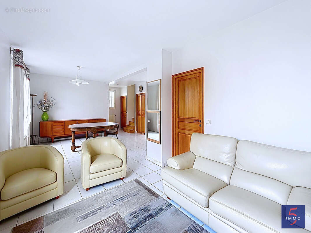 Maison à VAIRES-SUR-MARNE