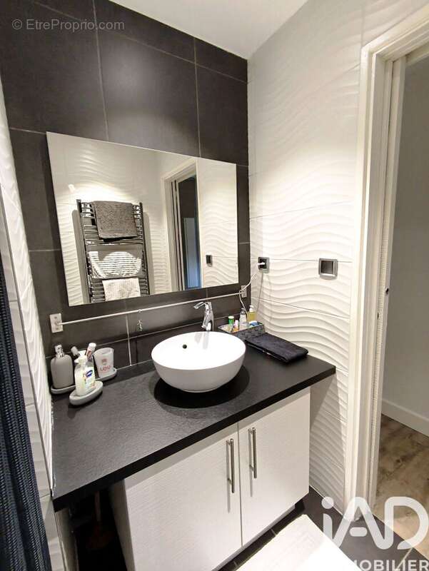 Photo 5 - Appartement à SAINT-JEAN-BONNEFONDS