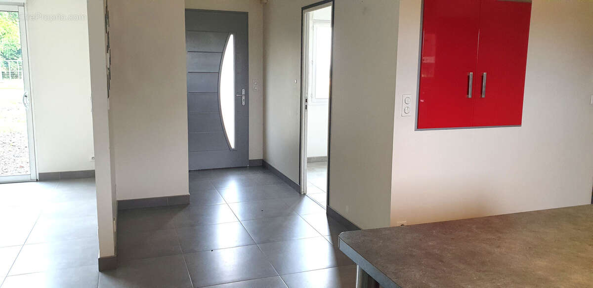 Maison à MARCILLY-SUR-VIENNE