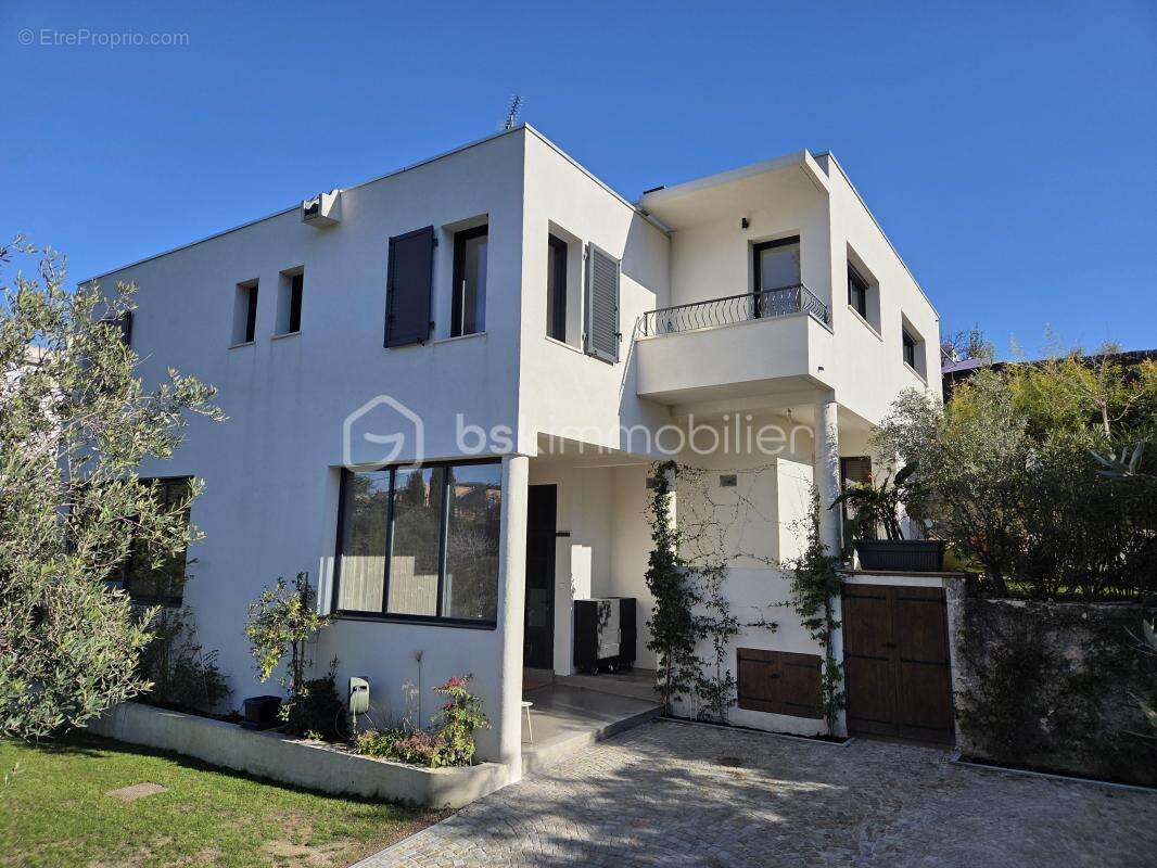 Maison à VALLAURIS