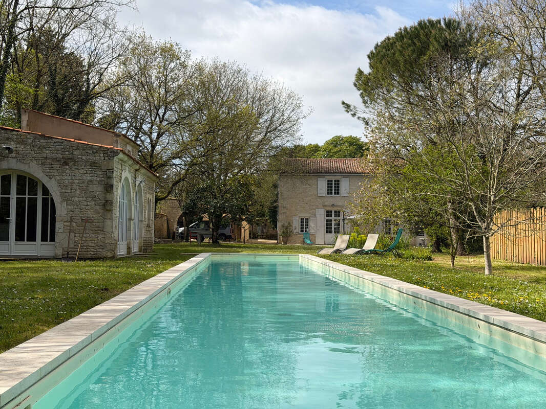 Maison à MONTROY