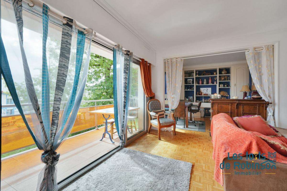 Appartement à LE PLESSIS-ROBINSON