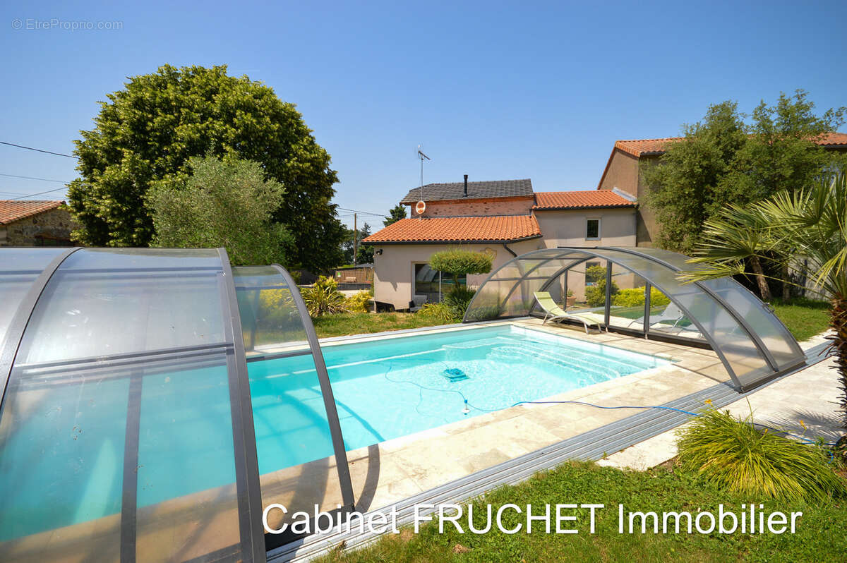 Charme et caractère pour cette jolie maison - photo 2