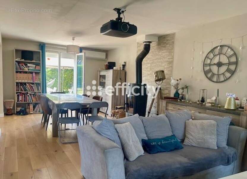 Maison à SAINT-MAURICE-L'EXIL