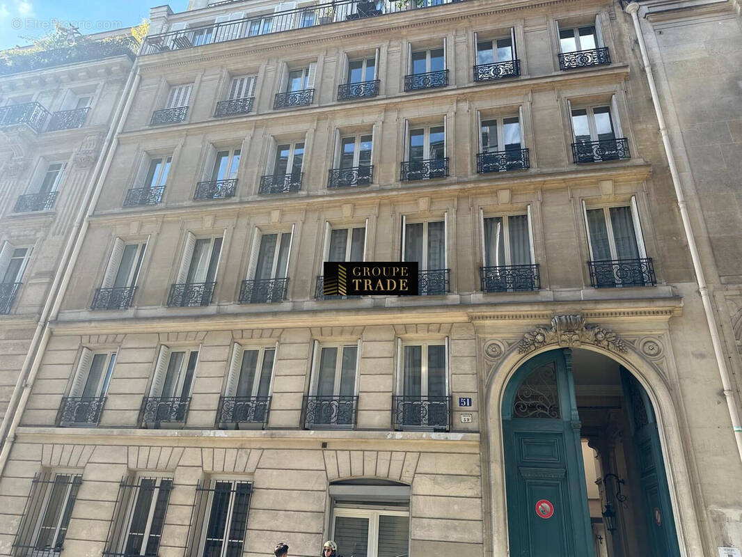Appartement à PARIS-8E