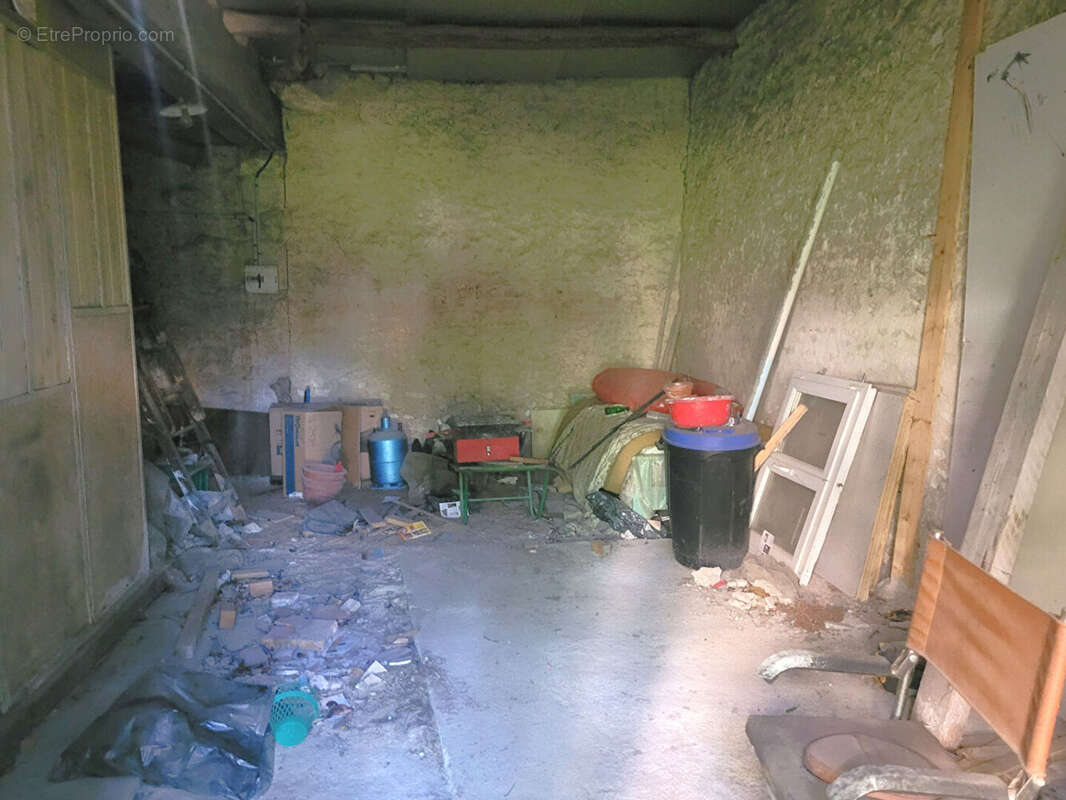 Maison à AILLANT-SUR-THOLON