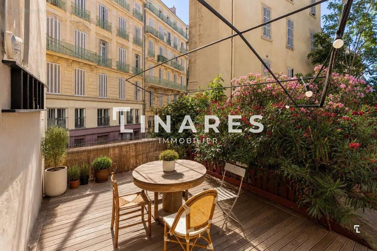 JARDIN SECRET - Appartement T4 de 72m2 - Terrasse - 13002 Hôtel-de-Ville - photo 2