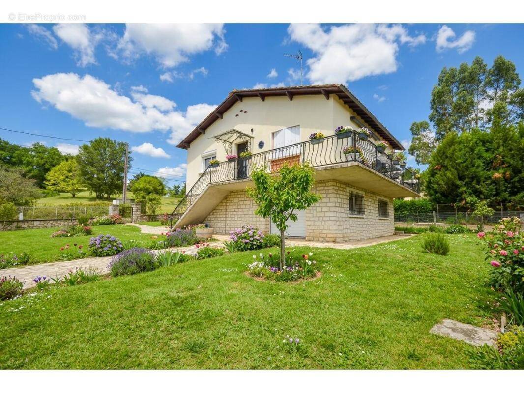 Maison à MONTPON-MENESTEROL