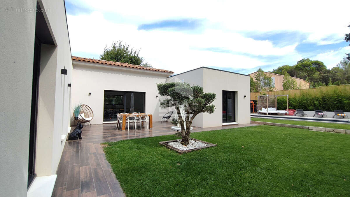 Maison à VERNEGUES