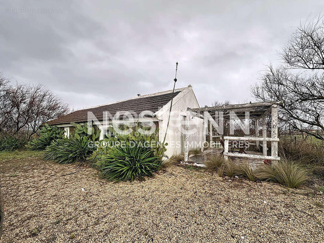 Maison à BELLEGARDE