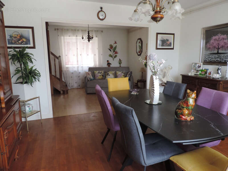Dpt Ain (01), à vendre BOURG EN BRESSE, quartier Grand Challes, maison de 148 m² sur 2 niveaux (possibilité 2 logements indépend - photo 3