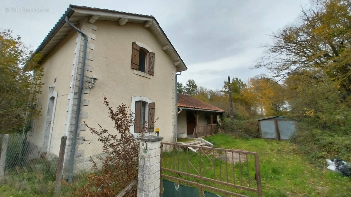 Maison à PETIT-BERSAC