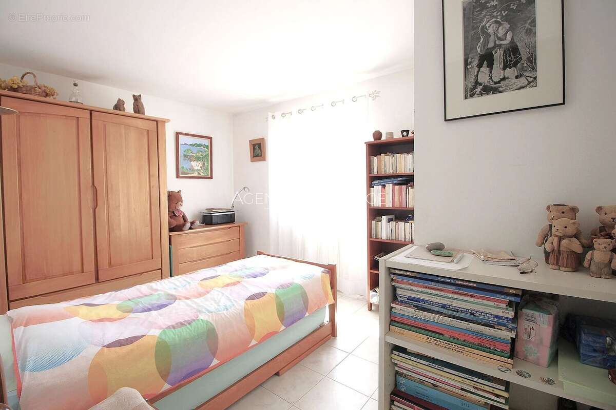 Maison à SAINT-CYR-SUR-MER