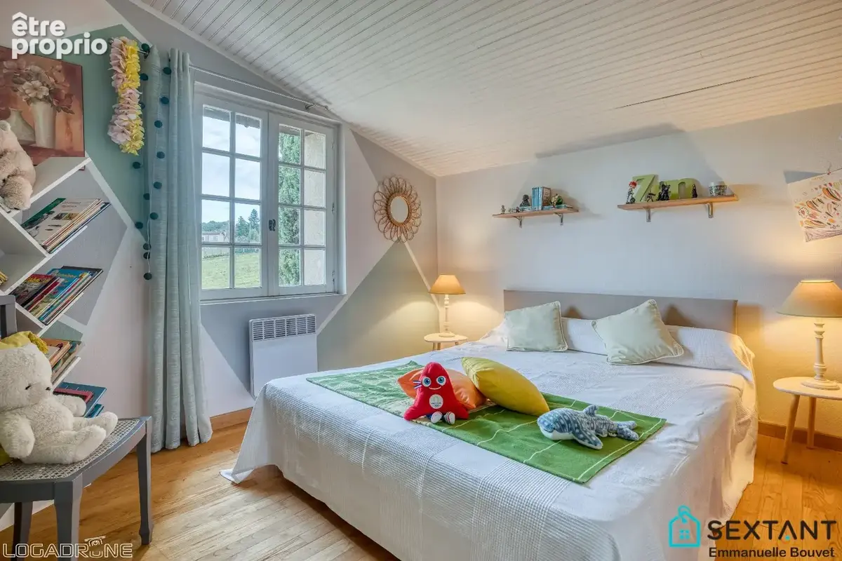Charmante maison en pierre, situation privilégiée, piscine, 3 à 4 chambres, bureau, piscine, dépendance, sur 3250 m2 - photo 15