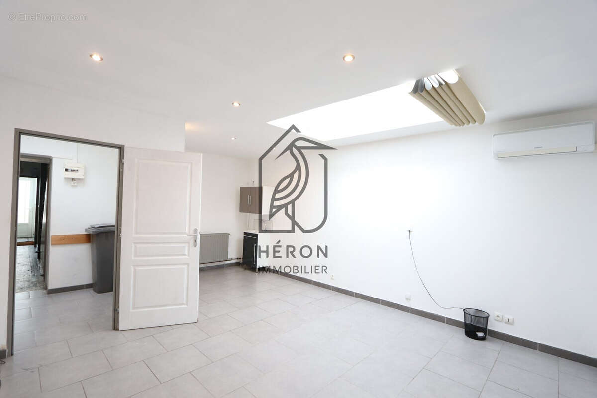 Local non loué actuellement - Appartement à VILLENEUVE-D'ASCQ