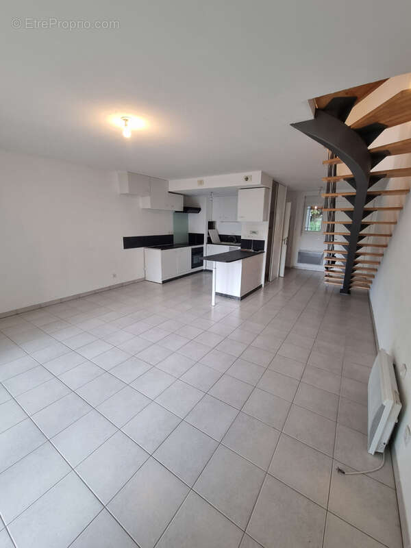 Appartement à SAINT-MARTIN-DE-CRAU