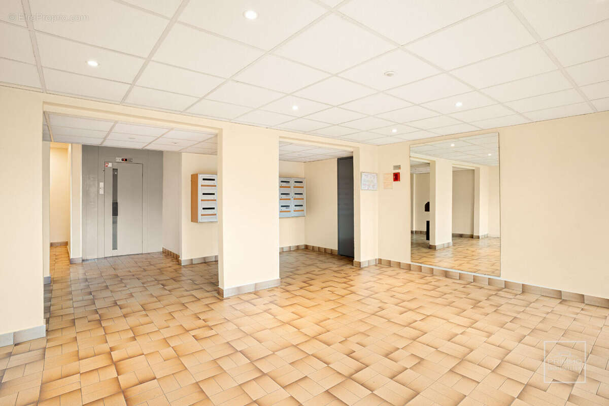 Appartement à NEUVILLE-SUR-SAONE