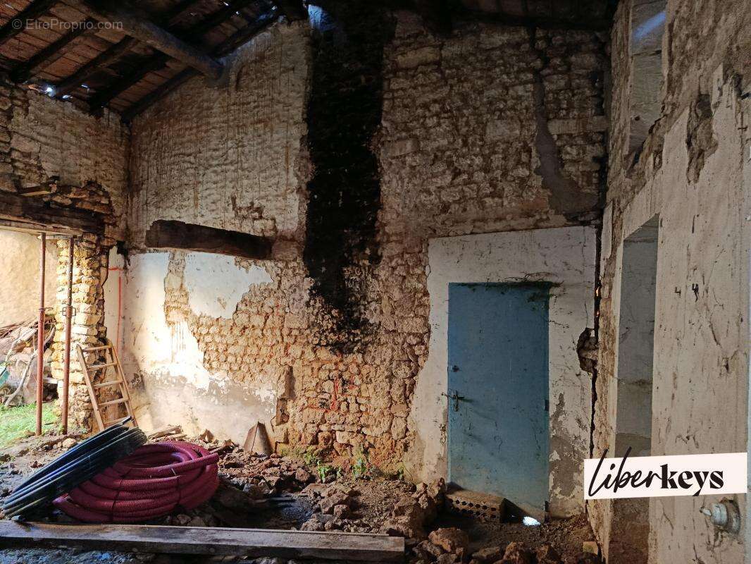 Maison à SAINT-GEORGES-DES-COTEAUX