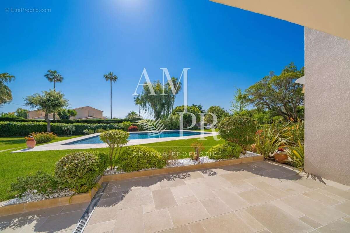 Cannes Californie – Élégance Contemporaine et Vue Mer d’Exception dans un Domaine Privé - photo 22