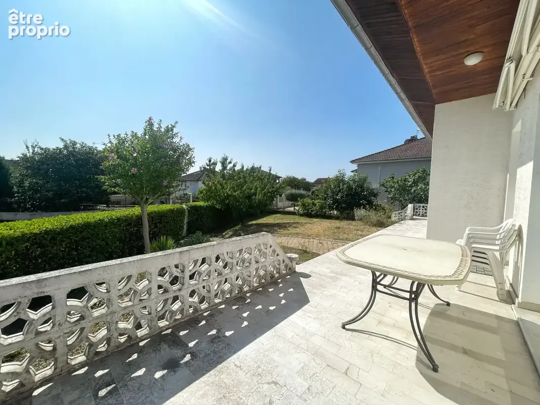 Maison familiale T4 110m2 Corbas - photo 2
