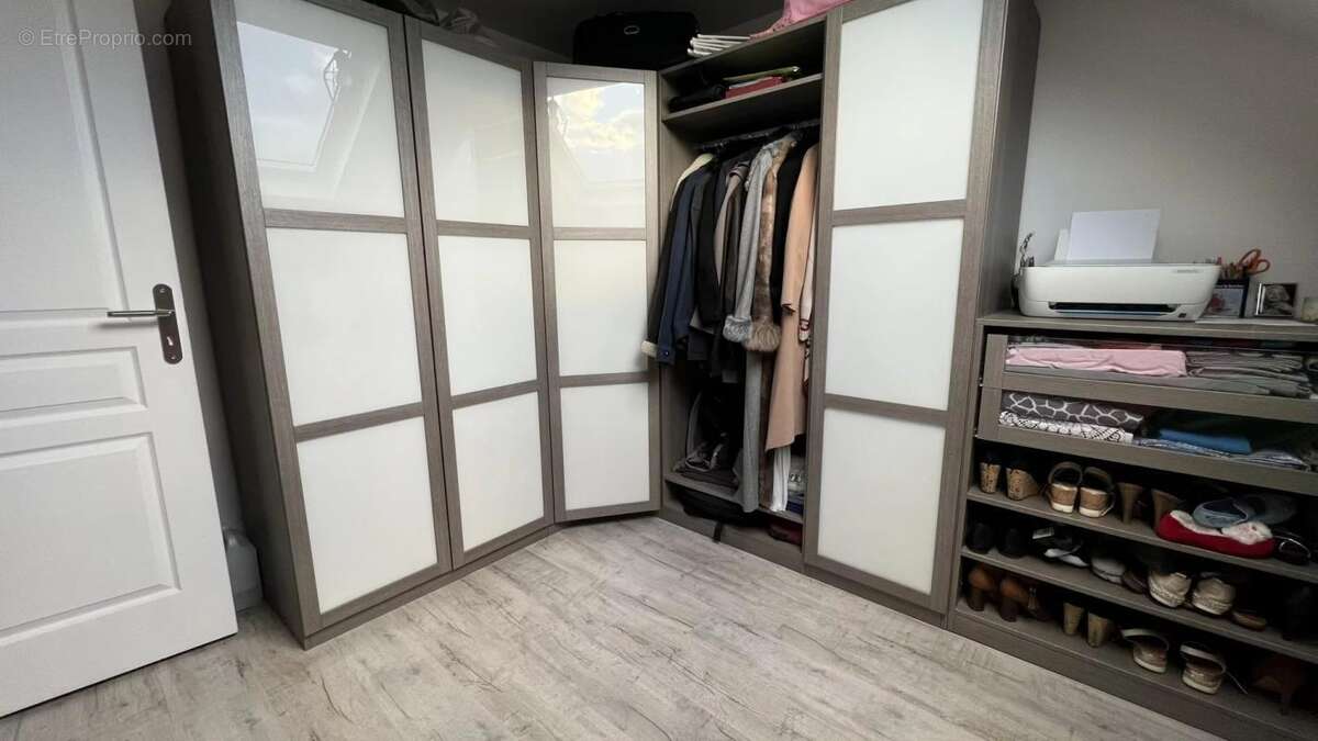 Maison à LES CLAYES-SOUS-BOIS