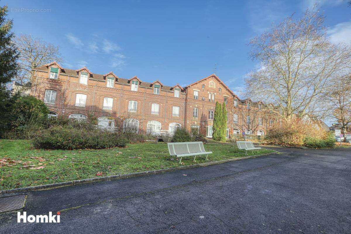 Appartement à TRIE-CHATEAU