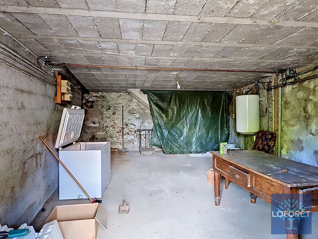 Maison avec jardin, garage et dépendances - 110 m² - Vaures (à 5 min de Loudes) - photo 10