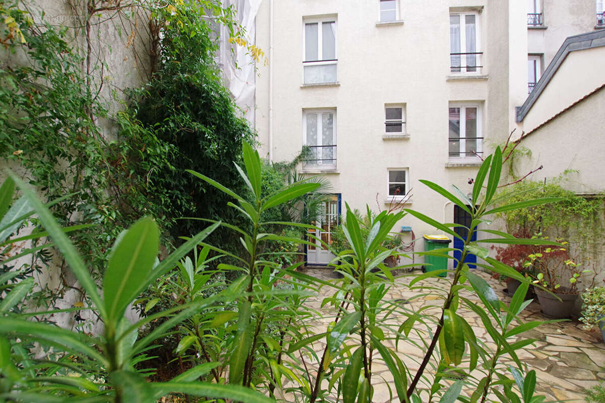 Appartement à PARIS-14E