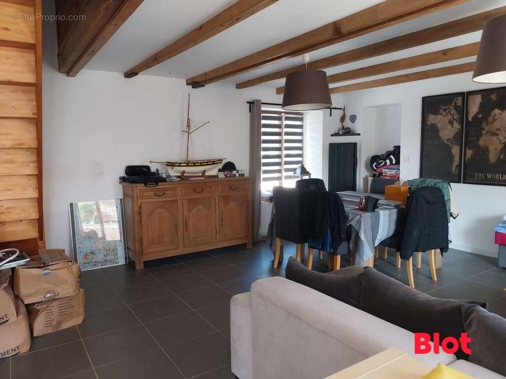 Maison à SAINT-JOUAN-DES-GUERETS