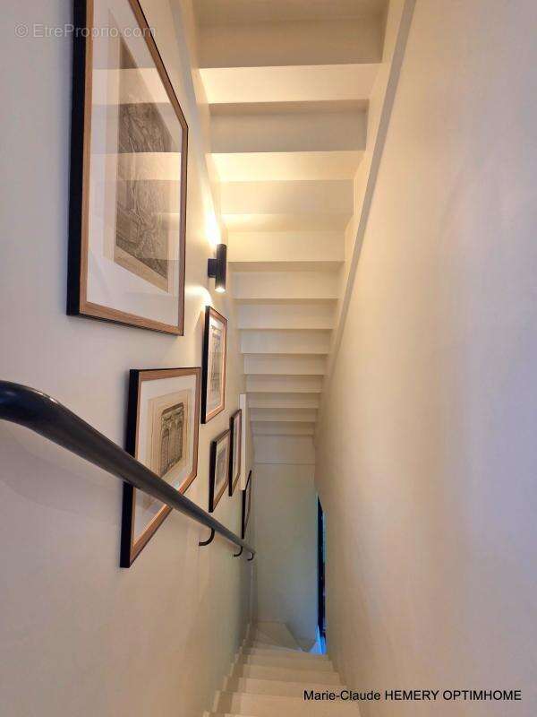Dinard, Thalassothérapie, belle Villa BBC de 202m² sur parcelle de 400 m² clôturée et paysagée. Rénovation récente de qualité - photo 15