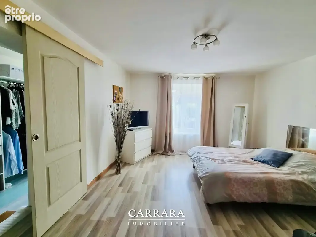 Maison de village de caractère avec dépendance et jardin - photo 6