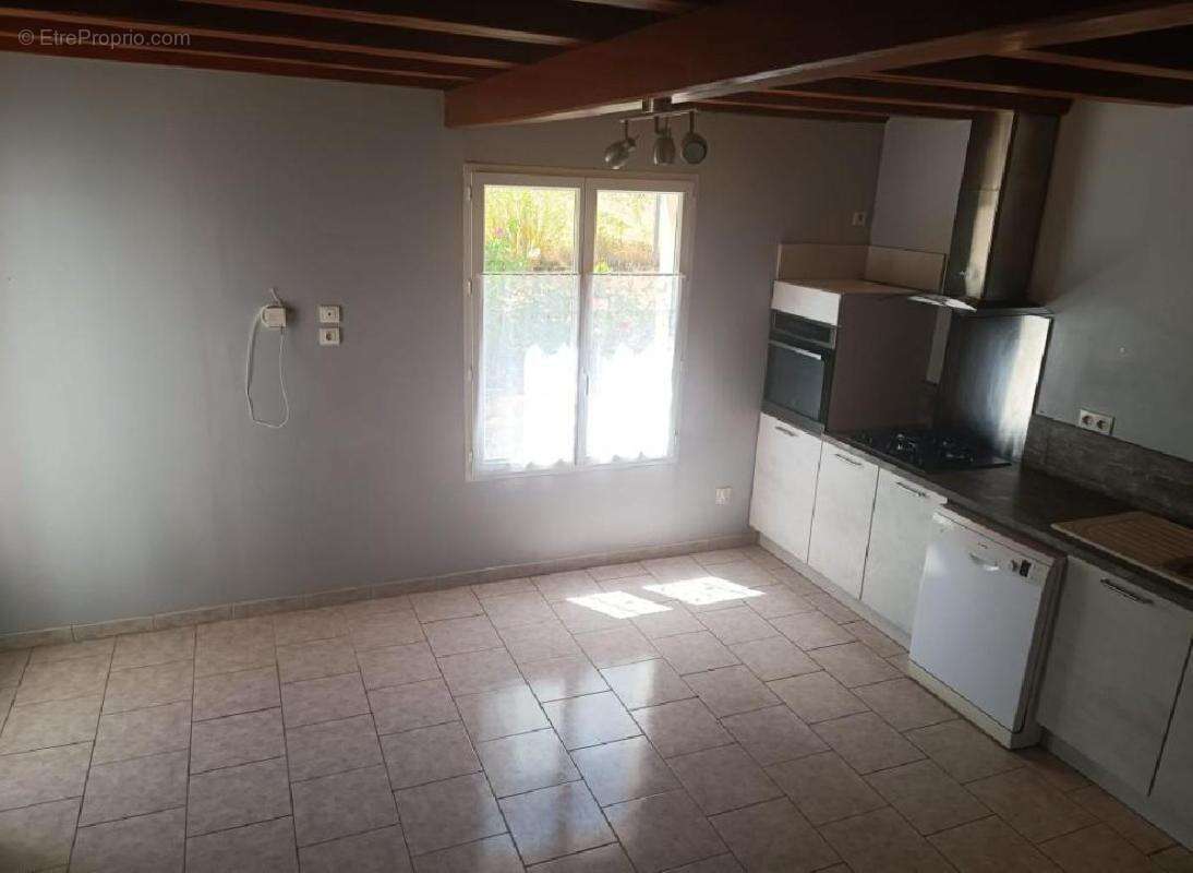 Maison 150 m² à Ruffec  - photo 4