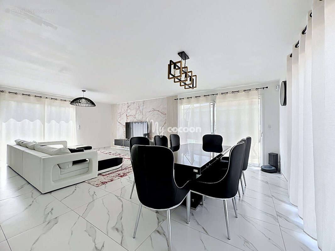 Maison à BLYES