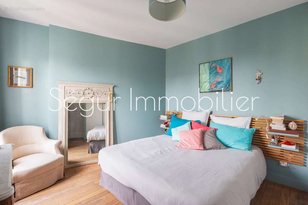 Appartement à PARIS-15E