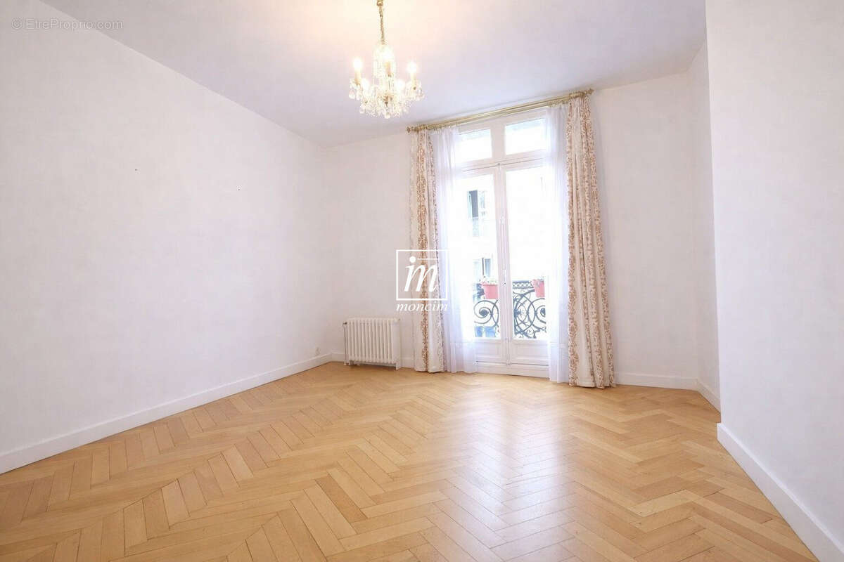Appartement 113 m² à Paris-8e  - photo 8