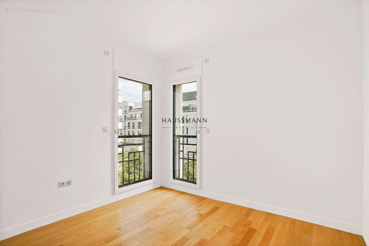 Appartement à NEUILLY-SUR-SEINE