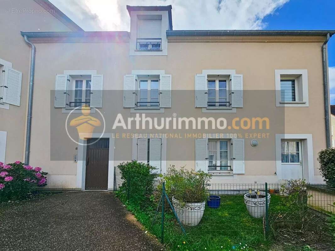 Appartement à SAINT-PIERRE-DU-PERRAY