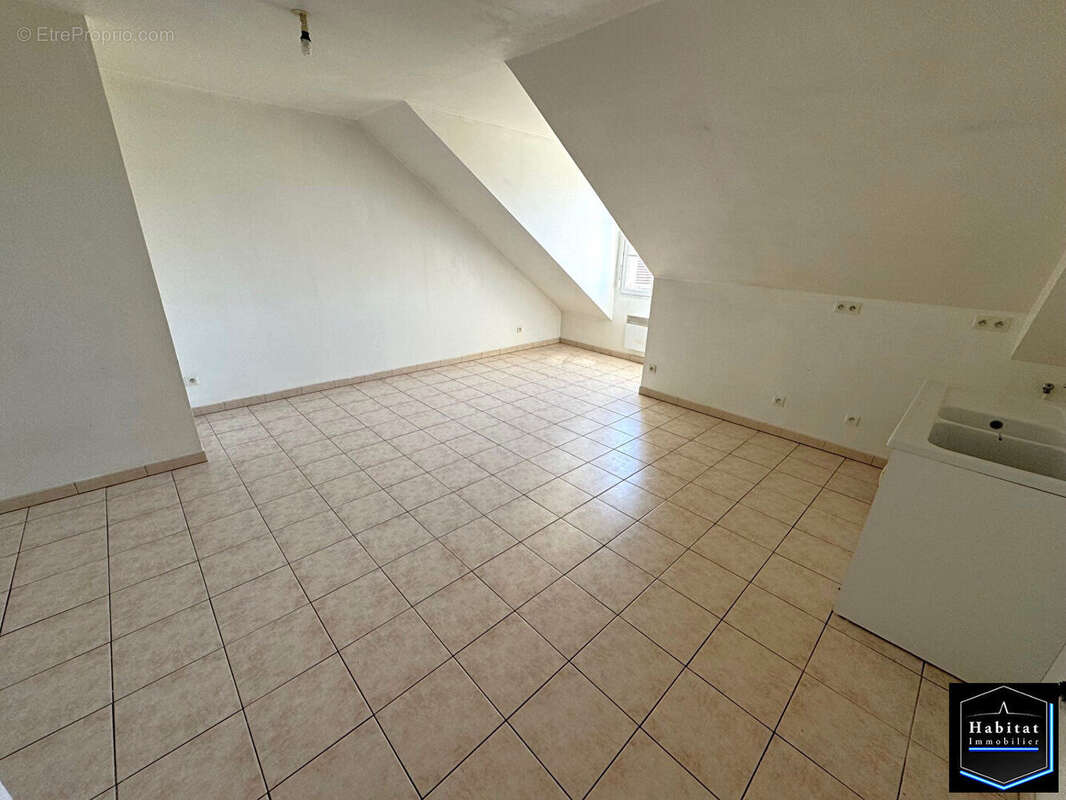 Appartement à LE PLESSIS-BELLEVILLE