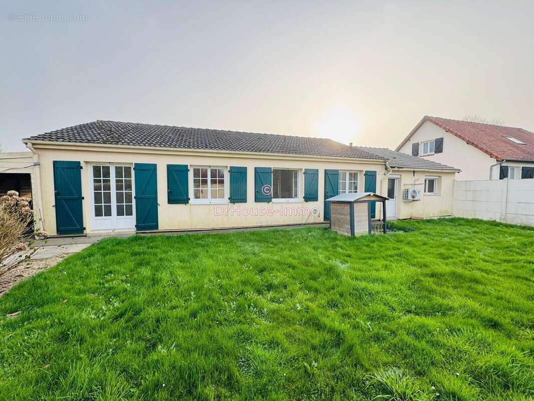 Maison à SAINT-MARTIN-EN-CAMPAGNE