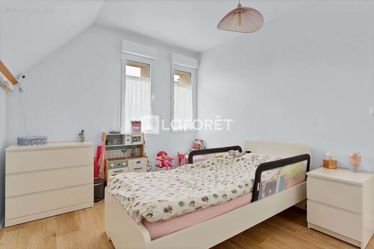 Maison à SAINT-MAURICE-MONTCOURONNE