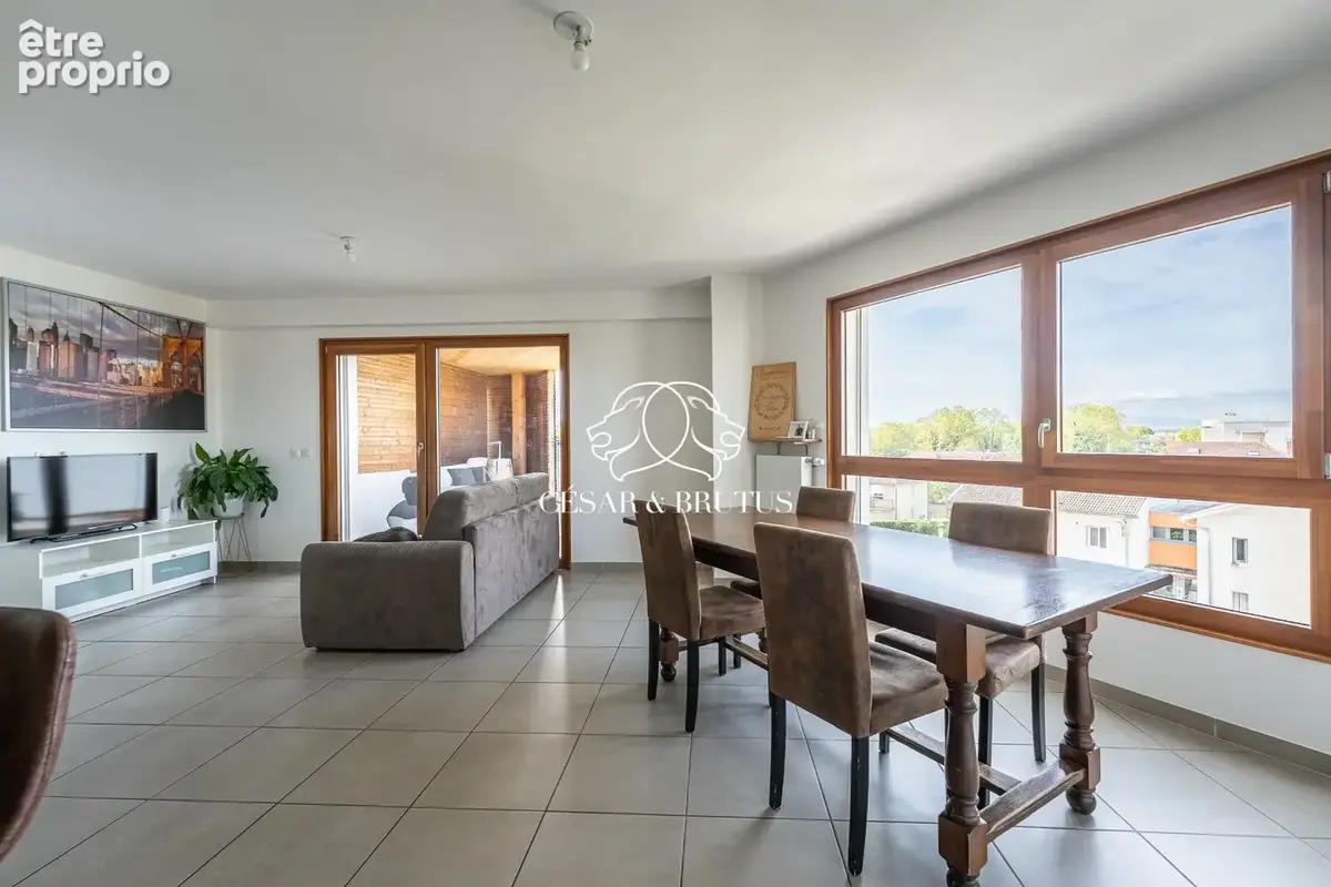 Appartement 4 pièces 84 m² à vendre à Saint-Priest (69800) - photo 2