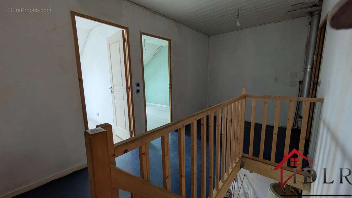 maison à rénover avec 13 000m2 terrain - photo 5