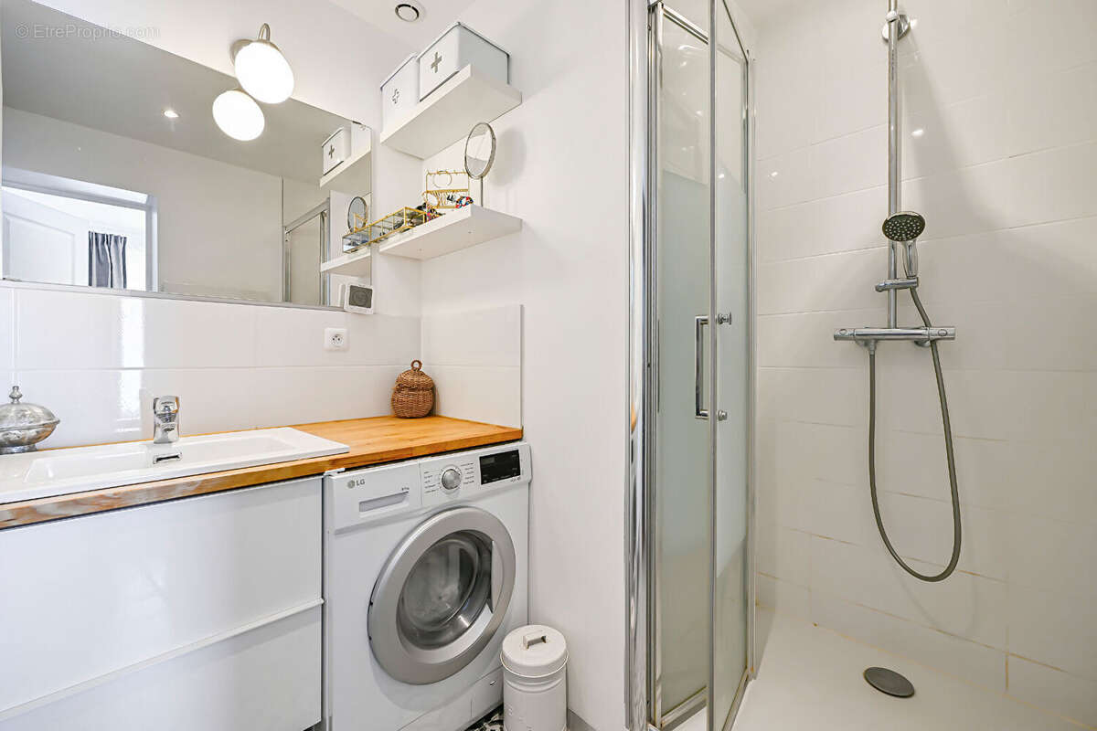 Appartement à PARIS-14E