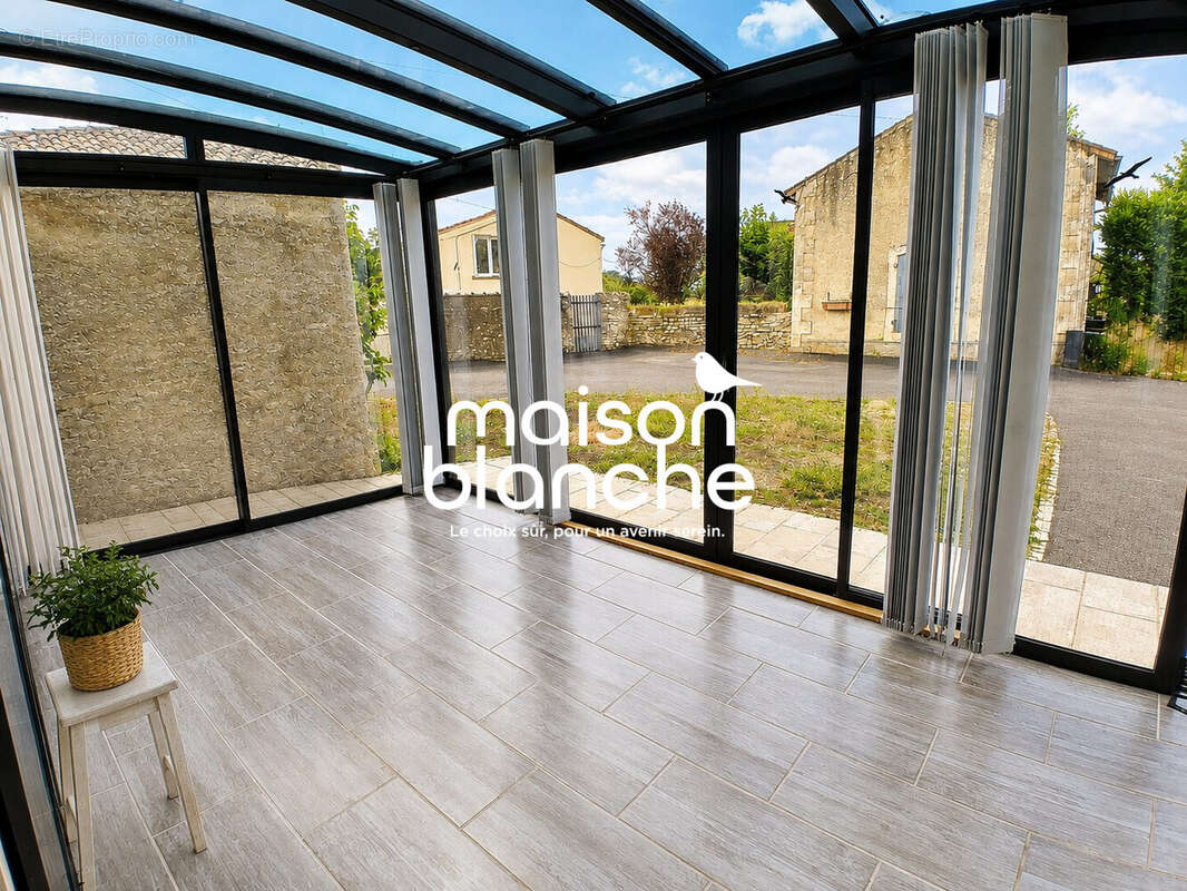 Maison 201 m² à Airvault  - photo 4