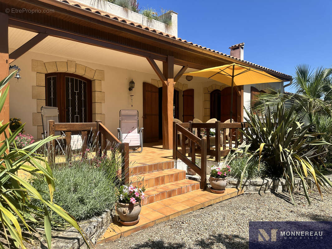 Maison à MESCHERS-SUR-GIRONDE